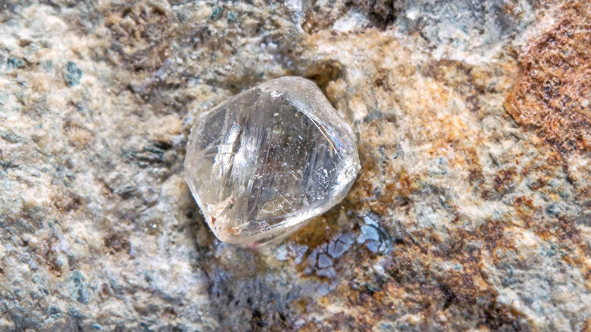 What Does A Rough Diamond Look Like 2022